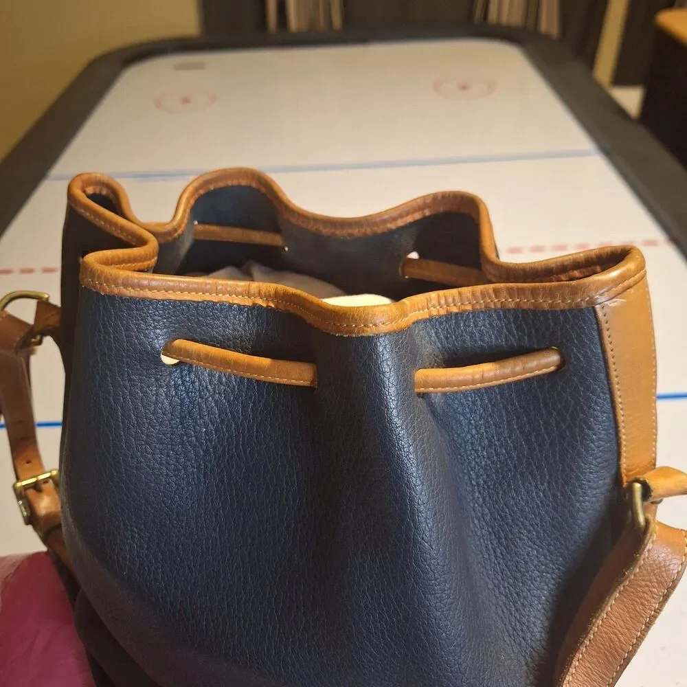 Vintage Dooney & Bourke Pebbled All Weather Leather Drawstring  Shoulder Bag - Picture 5 of 16